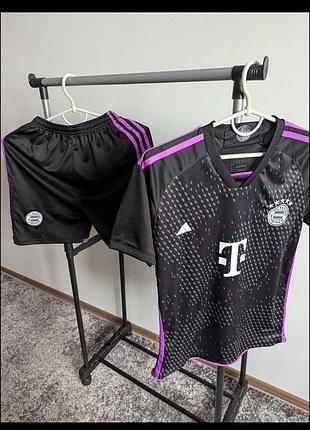 Спортивная форма футболка шорты adidas 28