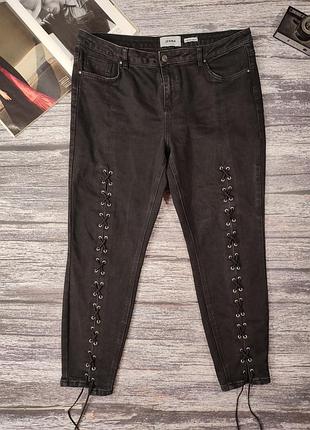 Женские джинсы