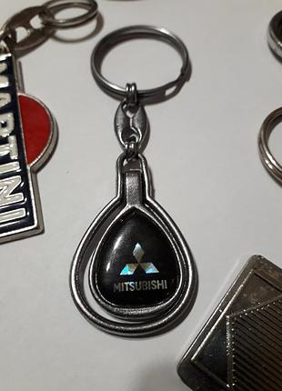 Брелок для ключей mitsubishi ключница