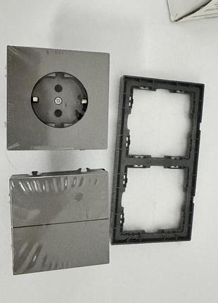 Комплект bseed: розетка + двойной выключатель с рамкой (серый металлик)