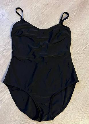 Женский слитный купальник