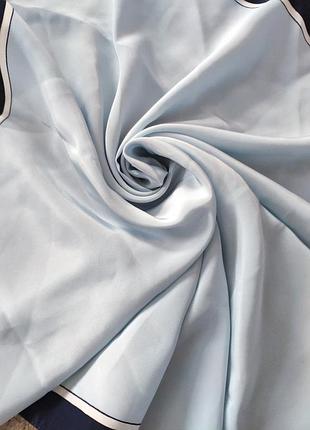 Женский платок, платье на шею, голубой.