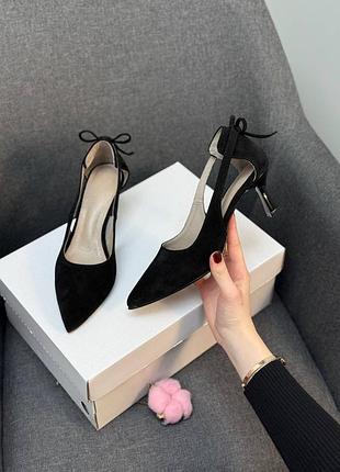 Класичні чорні замшеві туфлі на шпильці гостроносі човники