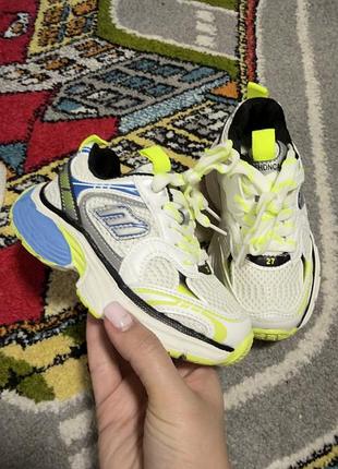 Кросівки на дівчинку