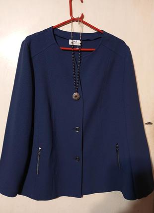Елегантний жакет-піджак без підкладки з кишенями на блискавках у стилі шанель батал az modell