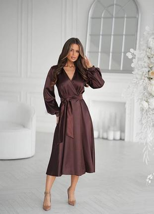 Атласна сукня на запах