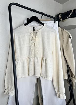 Блуза жіноча h&m з мереживом молочна