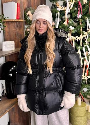 Женская куртка с капюшоном