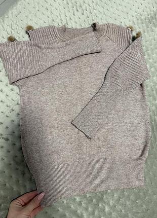 Светр жіночий