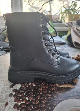 Ботинки нові жіночі