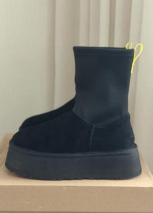 Зимове  жіноче взуття на танкетці, склад: хутро нубук, розмір 37 (довжина устілки 24 сантиметри) нове стильне комфортне