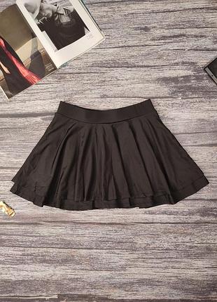 Жіноча чорна спідниця з шортами
