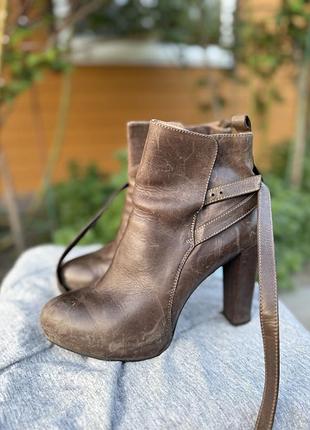 Жіночі шкіряні ботильони темно- коричневого кольору poustovit for braska, 37р