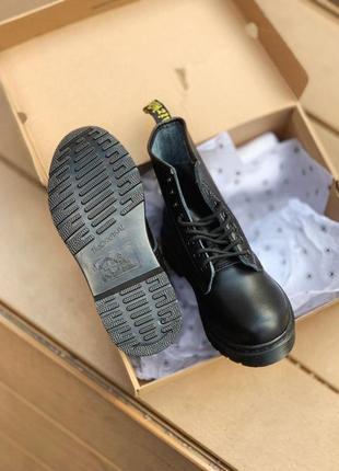 Dr. martens 1460 демисезонные ботинки мартинс полностью черные3 фото