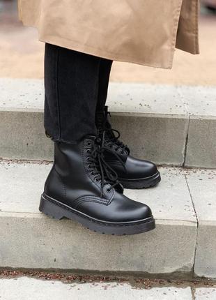 Dr. martens 1460 демисезонные ботинки мартинс полностью черные8 фото