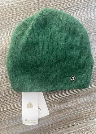 Jolie шапка зеленого цвета имба