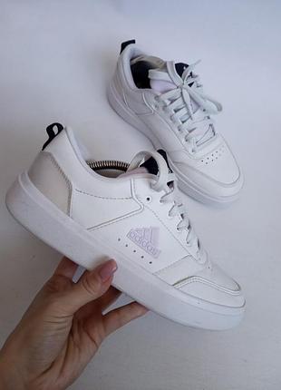 Кросівки adidas