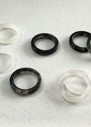 Акриловые кольца черное белое