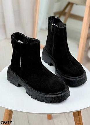 Трендові жіночі замшеві черевики