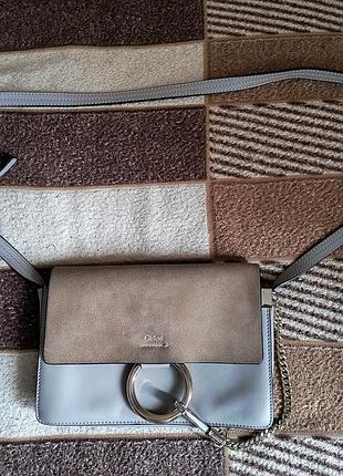 Сумочка chloé
faye mini leather and suede bag