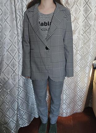 Женский костюм