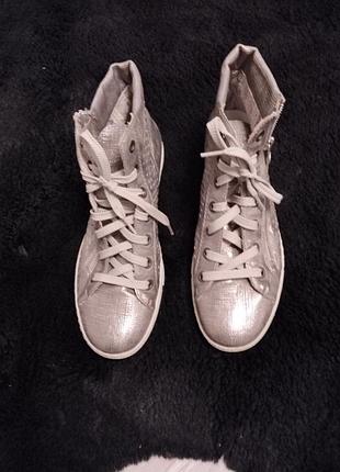 Ботинки женские