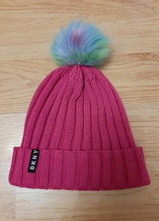 Мила шапочка від відомого бренду для дівчинки підлітка або мініатюрної дівчини