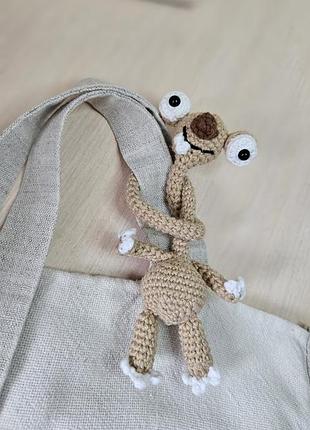 Подвес -обнимашка "скрат путешественник"