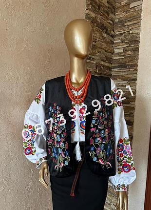 Вышитая безрукавка, гуросик, лейбик, камезелька, кептарик, сердечек