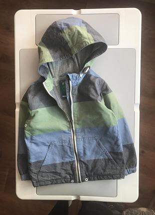 Класна стильна якісна куртка весна осінь вітровка