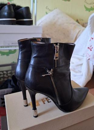 Кожаные ботльоны baldinini