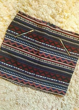 Класна спідниця з щільного жаккарда