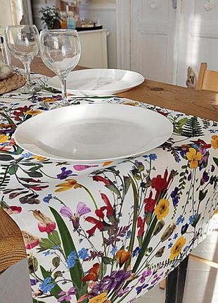 Дорожка на стол яркие цветы