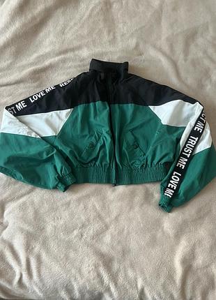 Вітровка коротка bershka