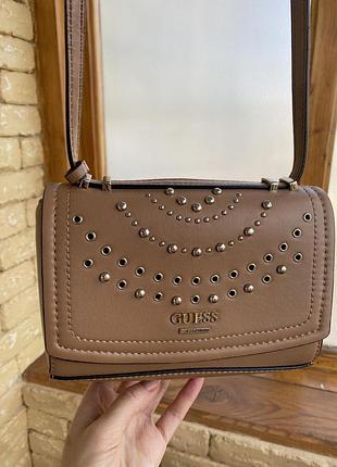 Оригинальная сумка кросс-боди guess в цвете tan (camel)