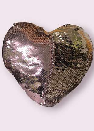 Декоративна рожева подушка у формі серця з пайєтками