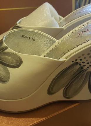 Босоніжки, шльопанці maviti італія