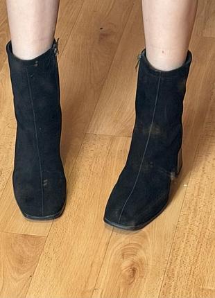 Замшеві ботільйони  на підборах