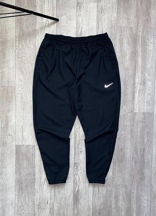 Легенькі штани від nike running