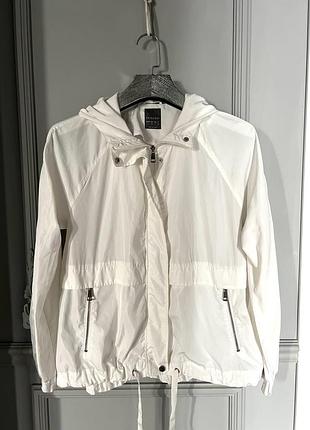 Белая ветровка primark