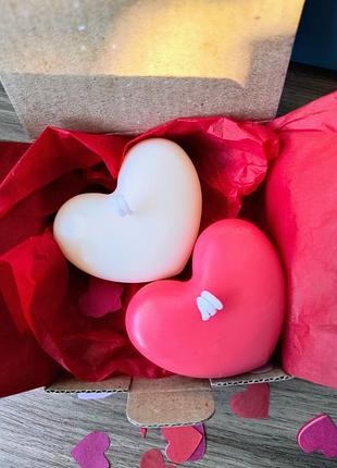Набір з двох свічок сердечок білого і червоного кольору