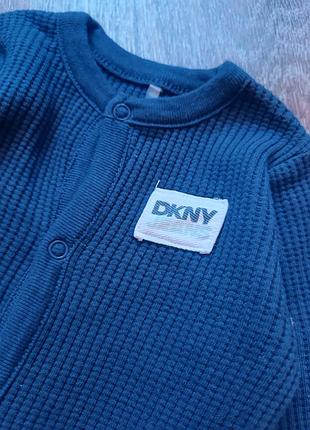 Человечек dkny 2