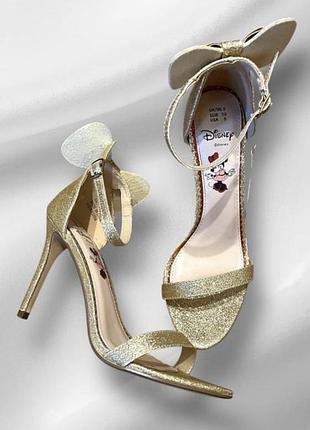 Новые с этикеткой блестящие босоножки 39р.