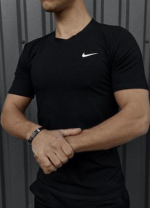 Базова чоловіча біла  футболка nike