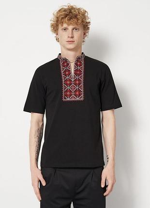 Футболка вишиванка чоловіча з червоним орнаментом