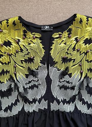 Жіноча блуза з вишивкою вишиванка чорна з обʼємними рукавами