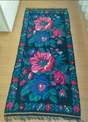 Старинный буковинский ковер ручной работы.