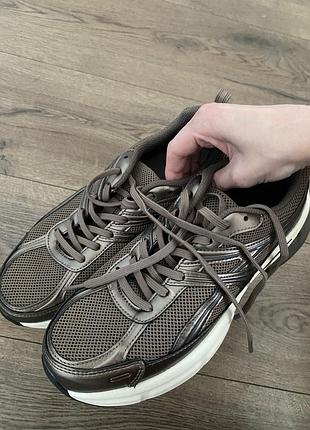 Кросівки oysho