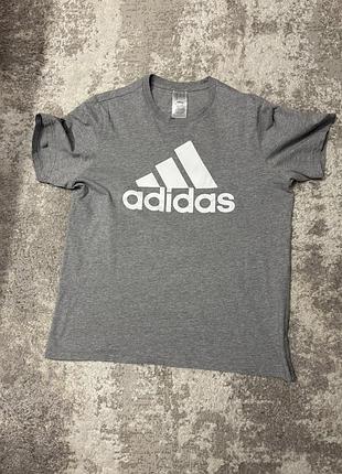 Футболка adidas