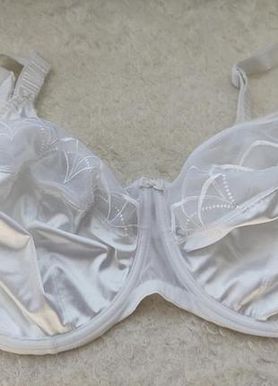 Бюстгальтер атлас